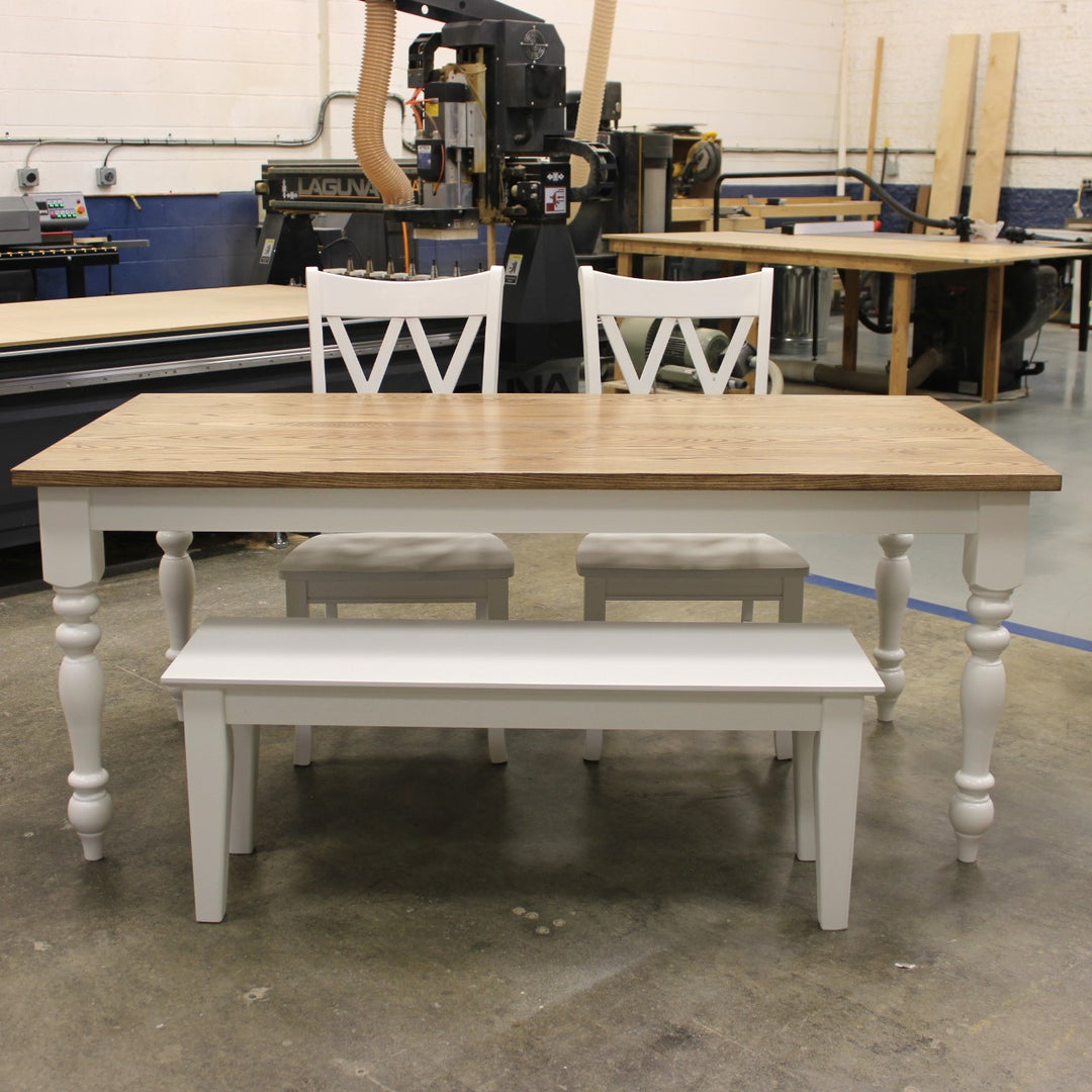 Traditional Turned Leg Dining Table