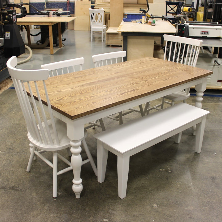 Traditional Turned Leg Dining Table