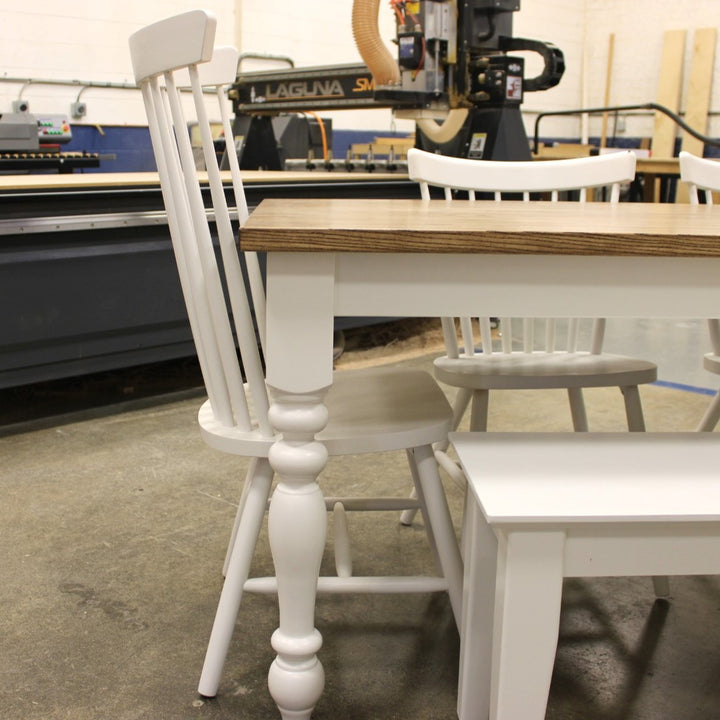 Traditional Turned Leg Dining Table