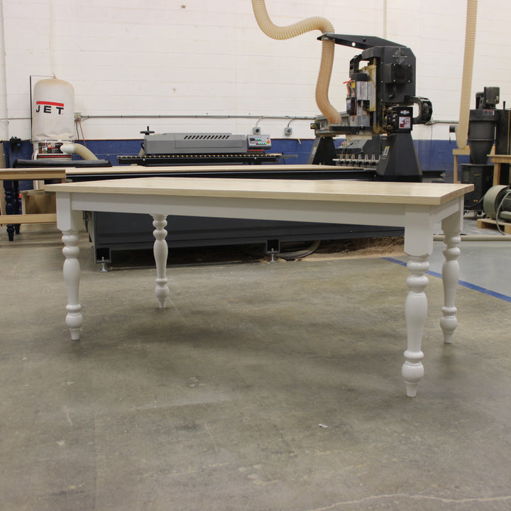 Traditional Turned Leg Dining Table