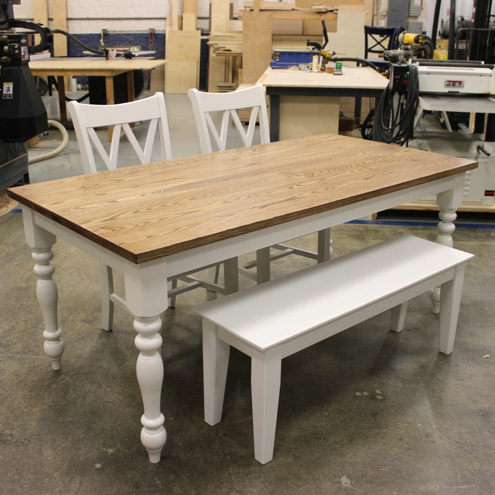 Traditional Turned Leg Dining Table